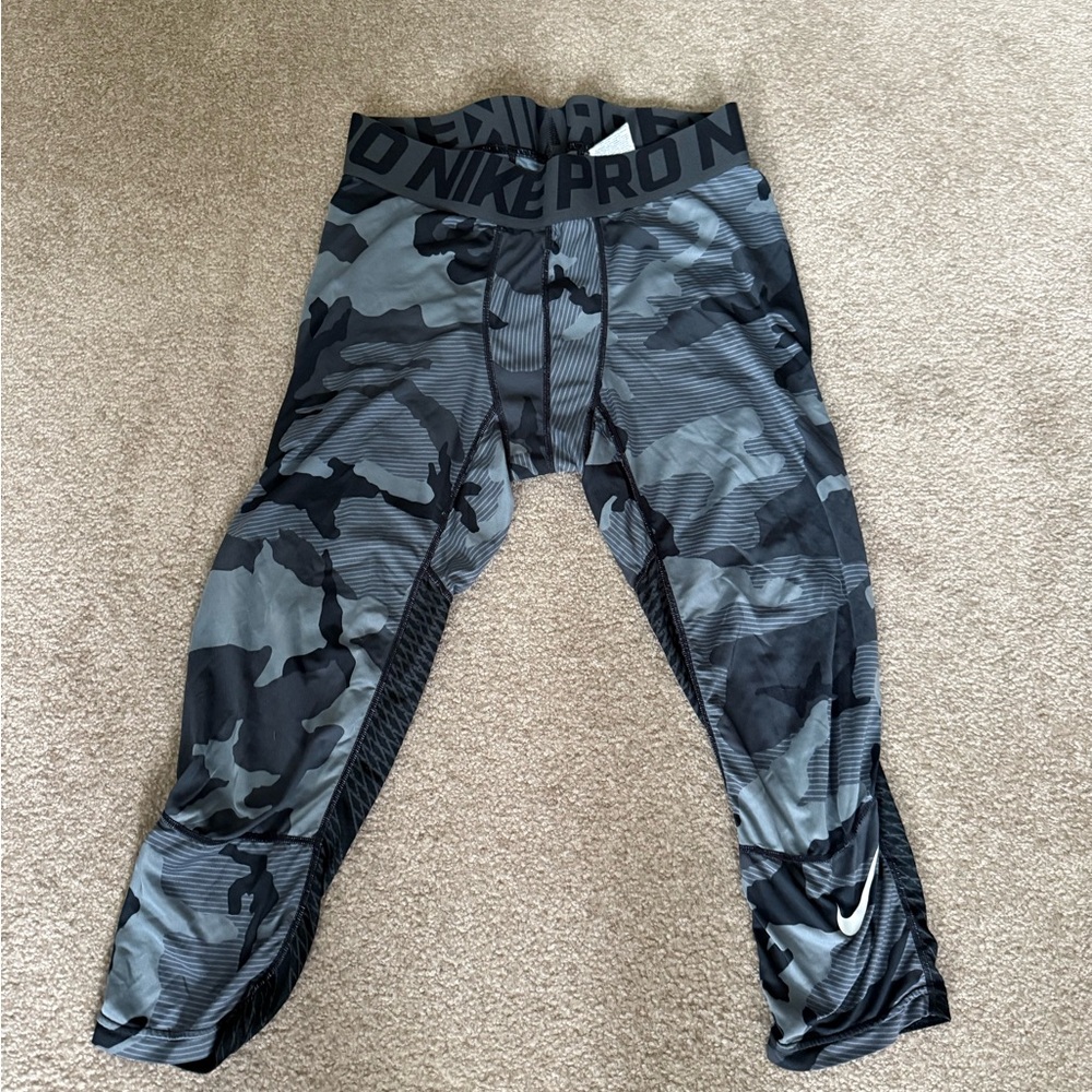 Nike Pro 3/4 Black and Gray Camo Leggings
